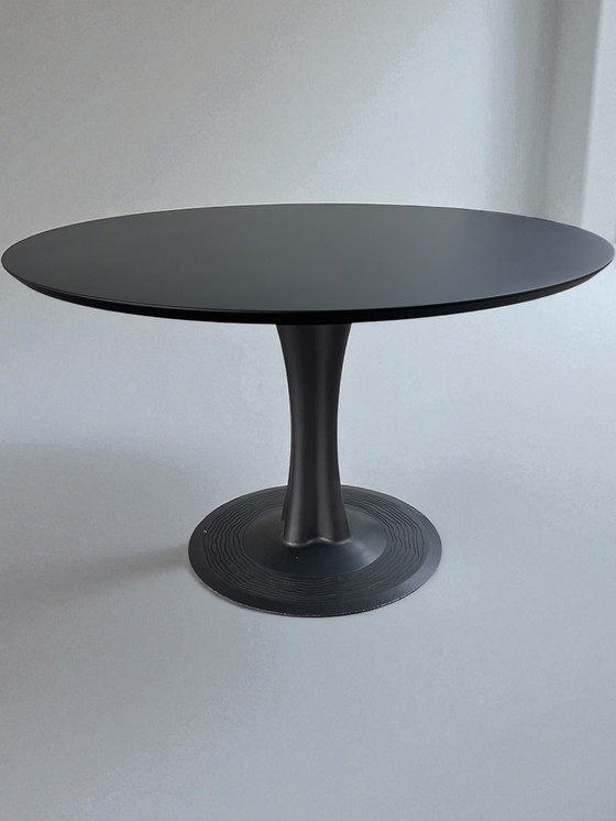 Image 1 of Mesa redonda de diseño Leolux