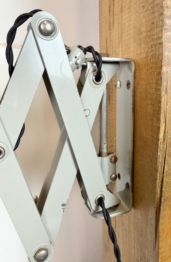 Image 1 of Grijze Duitse industriële schaarwandlamp van SIS, jaren 60.