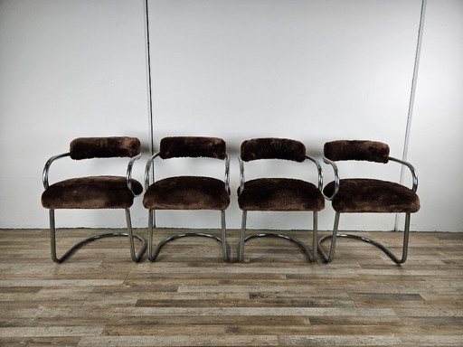 Chaises en métal tubulaire et fourrure marron