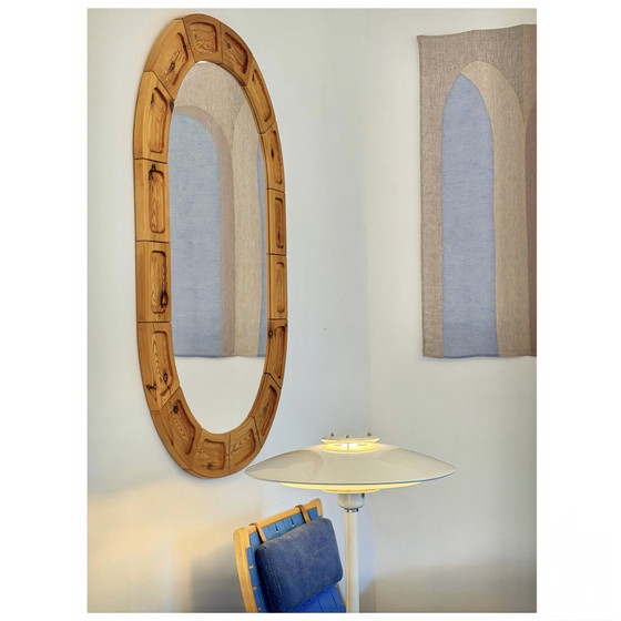 Specchio ovale vintage XL in stile brutalista scandinavo, in legno di pino, Danimarca, anni '70. – Glass (photo 10 of 11)