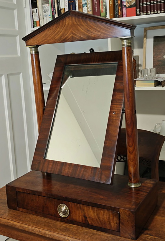 Specchio da toeletta / Specchio da tavolo antico Impero in mogano con cassetto (ca. 1820–1830) – 80 cm (photo 2 of 15)
