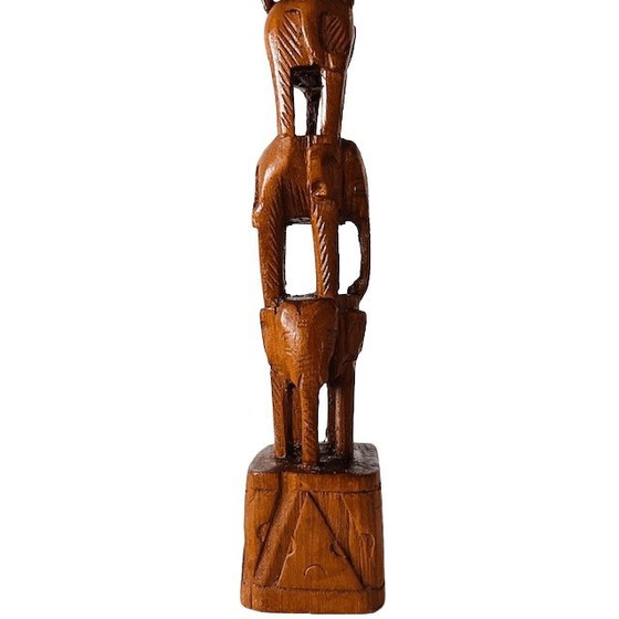 Image 1 of Torre dell'elefante con totem in legno intagliato d'epoca