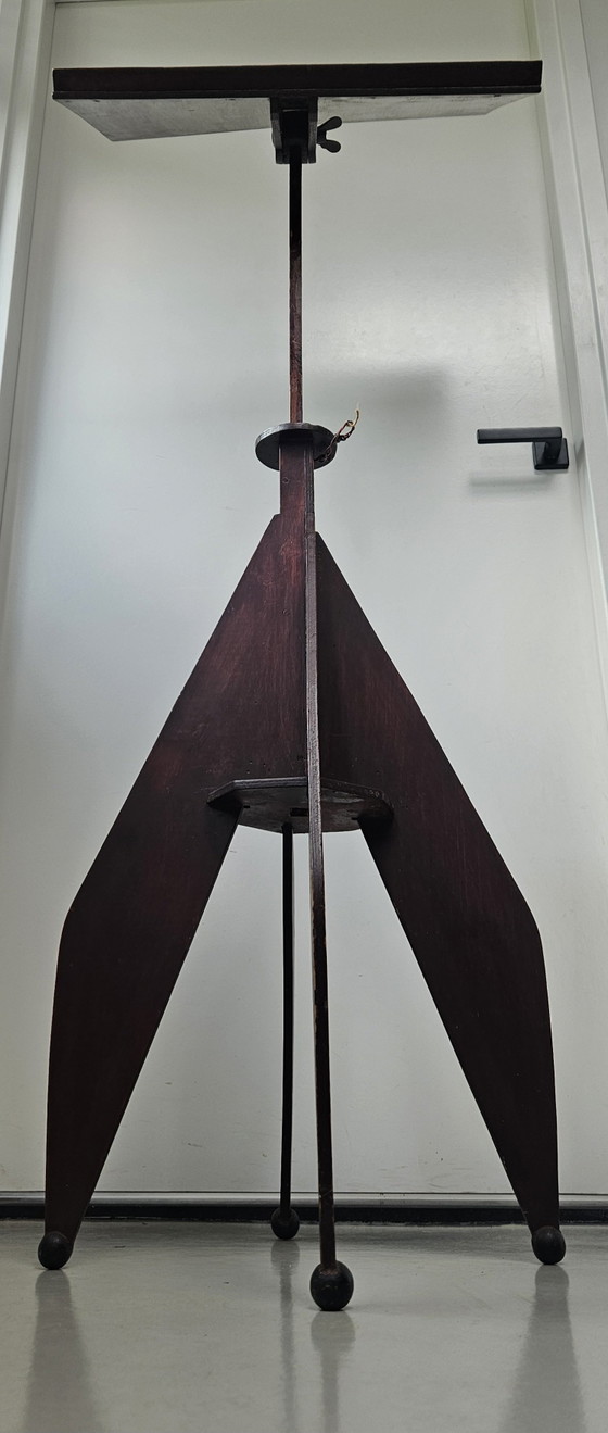 Image 1 of Atril/mesa para música de la escuela de Ámsterdam, década de 1930.