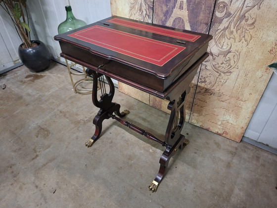 Image 1 of Secrétaire ou bureau d'écriture ancien, bureau de dame, dimensions 60 x 40 cm et 72 cm de hauteur