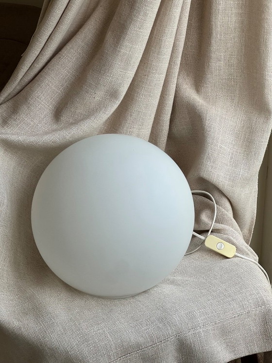 Vintage ILU Design Ball Lamp – White Opal Glass – 80s/90s (XL) – Table lamps (photo 14 of 14)