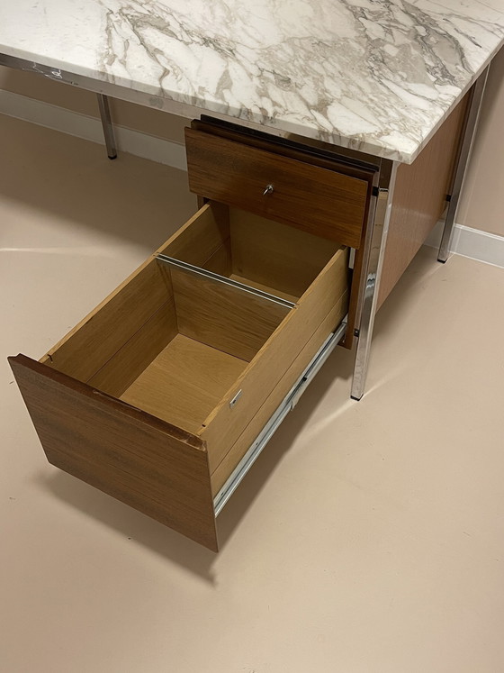 Image 1 of Bureau Florence Knoll