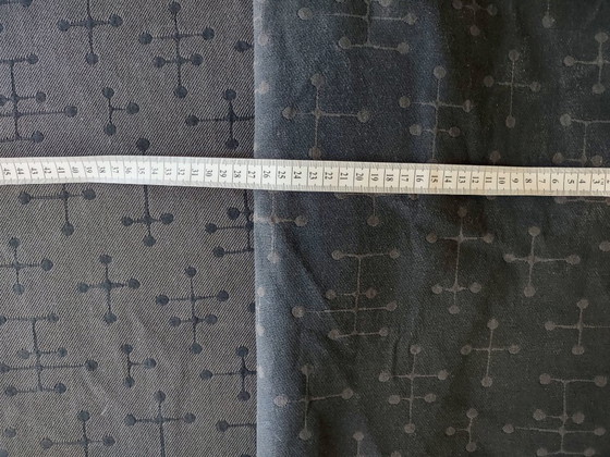 Eames Small Dot Pattern Maharam Fabric – Charles & Ray Eames, Cuscini, Cotton (photo 9 of 11)