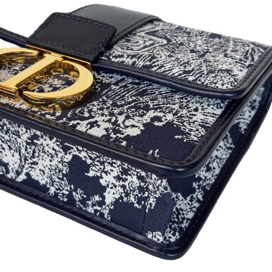 Dior Montaigne 30 – Crossbody bags, Calfskin (photo 11 of 25)