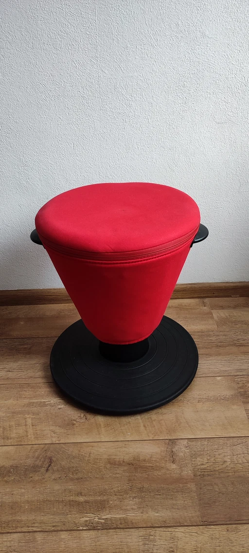 Tabouret Egil Tabouret pivotant Ikea Olle Lundberg Rouge et noir