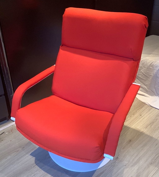 Artifort armchair F 156