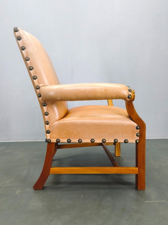 Image 1 of Antieke Deense leren fauteuil, gesneden houten clubfauteuil, begin 1900