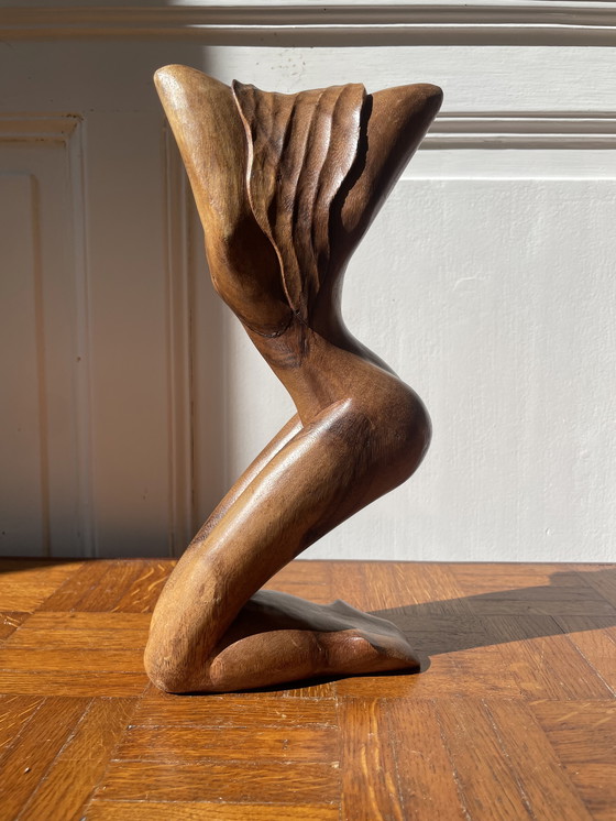 Image 1 of Elegante escultura de madera de sirena