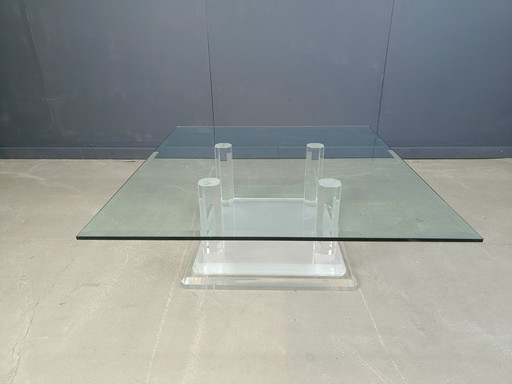 Table basse ou table d'appoint à colonnes en lucite, années 1970