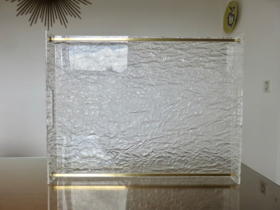 Image 1 of Zeer grote "Roche Bobois" schaal van lucite en messing, Frankrijk, 1970