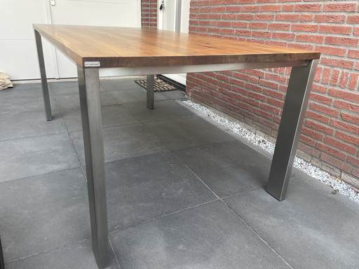 Bert Plantagie tafel van notenhout met certificaat