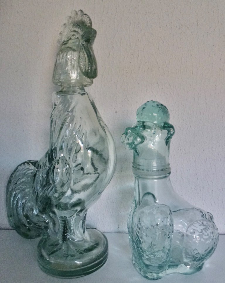 2x Vintage Glazen karaffen in de vorm van Hond en Haan.