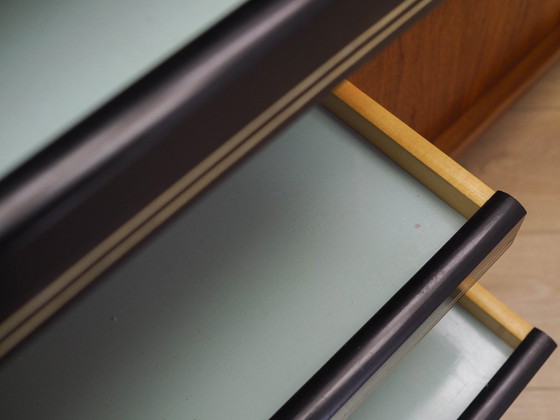 Image 1 of Aparador de teca, diseño danés, años 70, fabricado en Dinamarca.