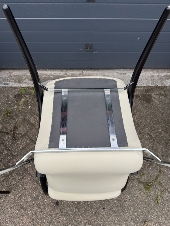 Image 1 of 4 Esszimmerstühle aus Leder Team by Wellis Farbe Beige/Schwarz neuwertig.