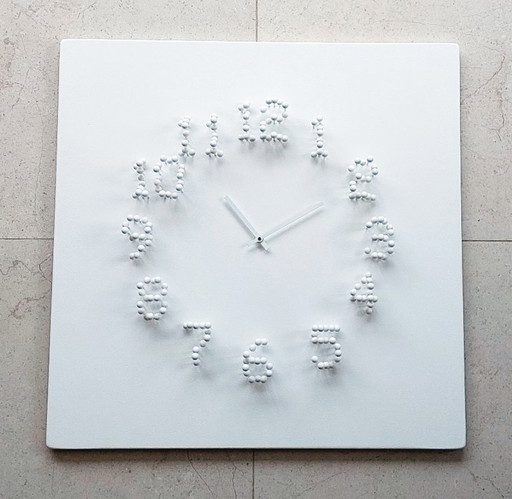 Horloge murale/sculpture murale illusionniste « Mocap » blanche