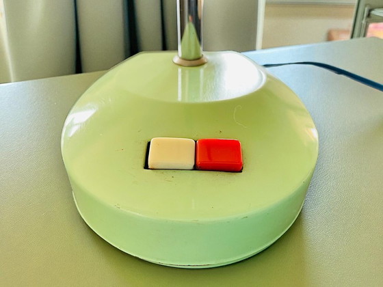Image 1 of Mid Century Modern fluoreszierende retro grüne Schreibtischlampe