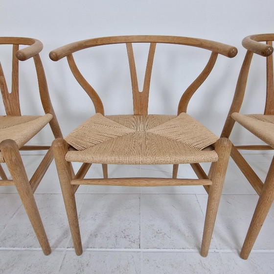 Image 1 of Hans J. Wegner CH24 Wishbone Chairs van Carl Hansen & Søn, Denemarken, set van 5
