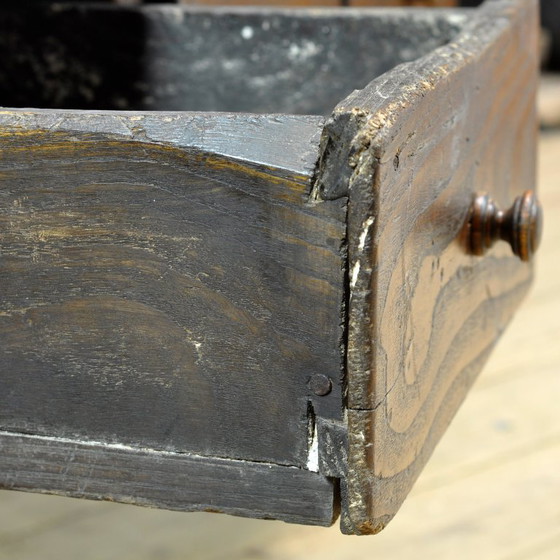 Image 1 of Oak coffee table, circa 1820