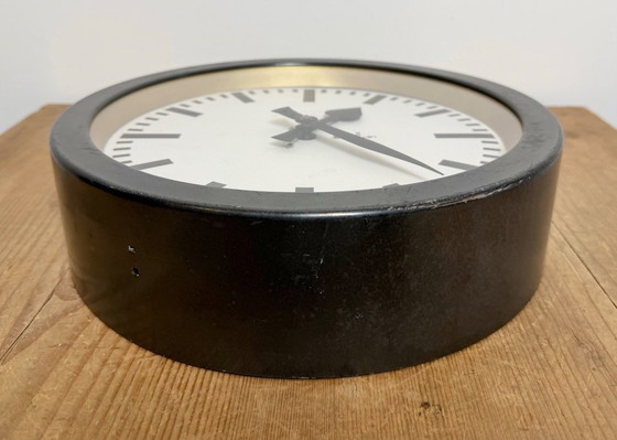 Image 1 of Schwarze Industriewanduhr von Siemens, 1950er Jahre