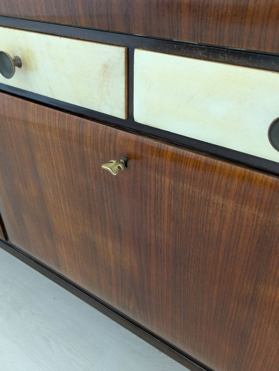 Image 1 of Buffet - Cristal, laiton, palissandre, parchemin - années 1950