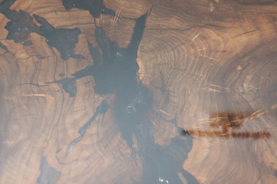 Image 1 of Table basse design en époxy