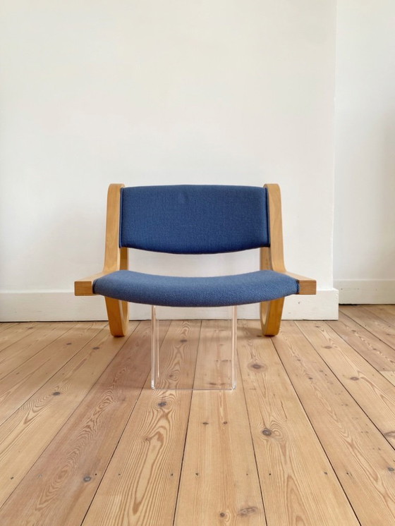 Image 1 of 4 x Magnus Olesen wall chairs + table