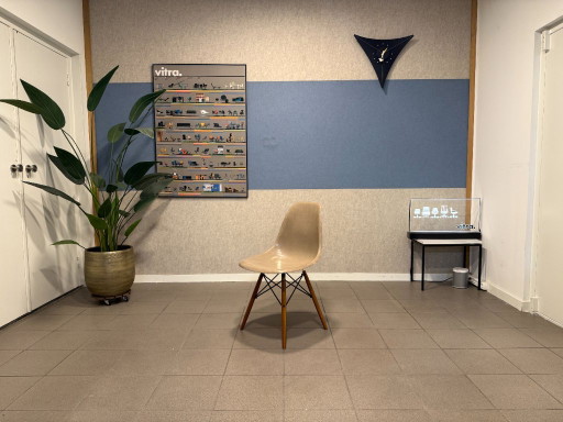 Herman Miller | Eames | DSW | Greige Fiberglass | 4 stuks – eetkamerstoelen, Metal, Wood