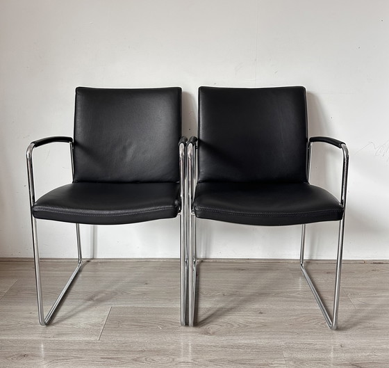 Image 1 of 4 chaises de salle à manger Leolux Talos.