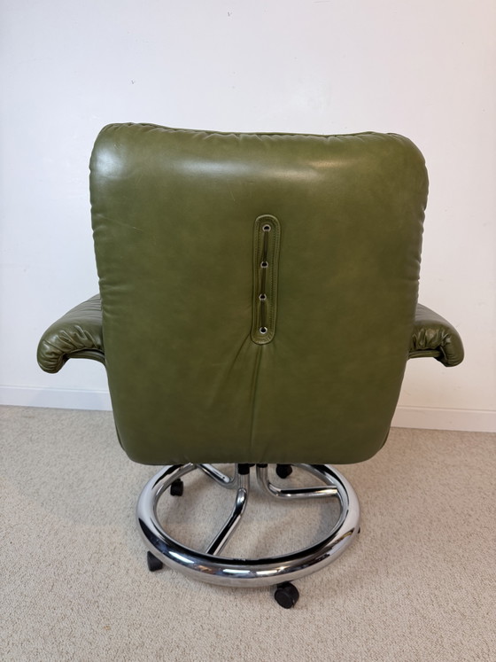 Image 1 of Poltrona lounge vintage in pelle verde – stile Tucroma