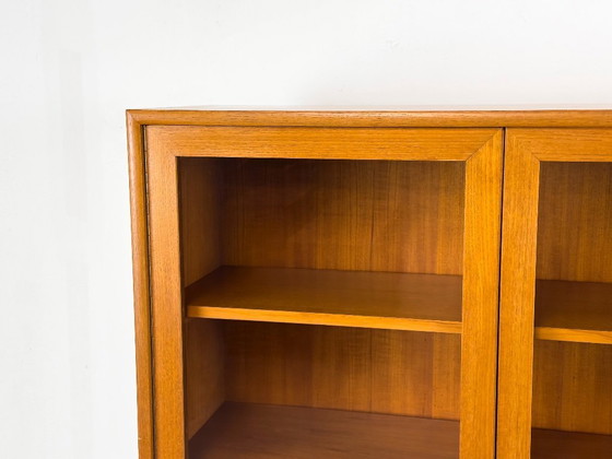 Image 1 of Mobiletto in teak con ante in vetro di WK Möbel, anni '70