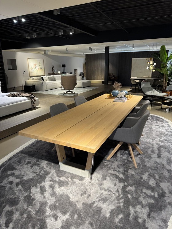 Image 1 of Arco Base dining table