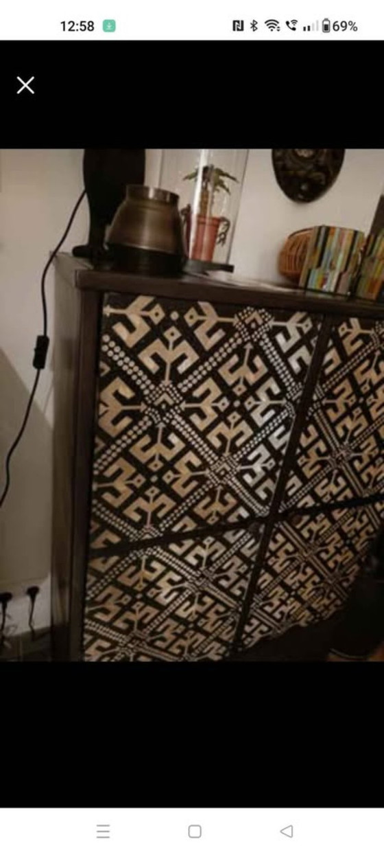 Image 1 of Beautiful cabinet in black metal with wooden panels at the front