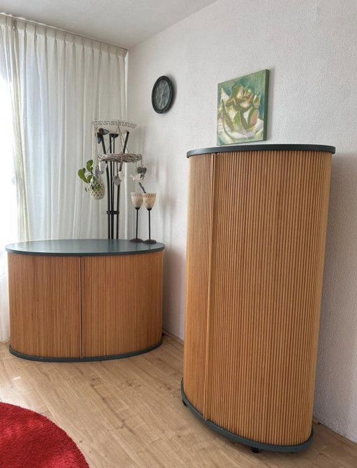 Set ovaler Novita-Schränke