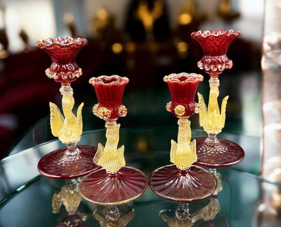 Image 1 of Murano - "Künstlerische Muranoglas-Kerzenhalter - Goldener Fisch und Rubinbecher (4er Set)