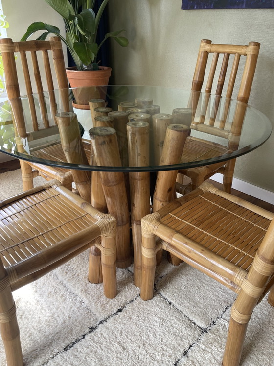 Image 1 of Set da pranzo vintage in stile boho con tavolo in bambù e 4 sedie.