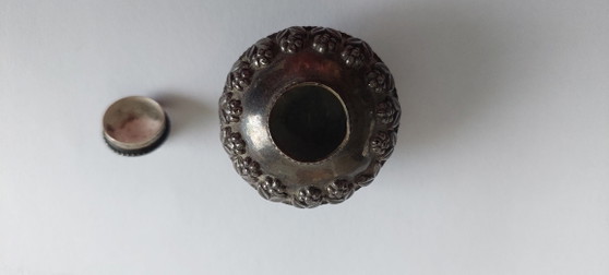Image 1 of Pendentif vintage argenté à motif floral