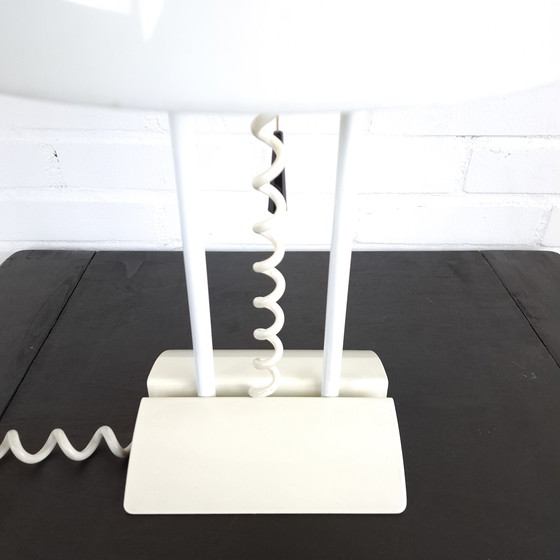 Image 1 of Vintage table lamp Massive