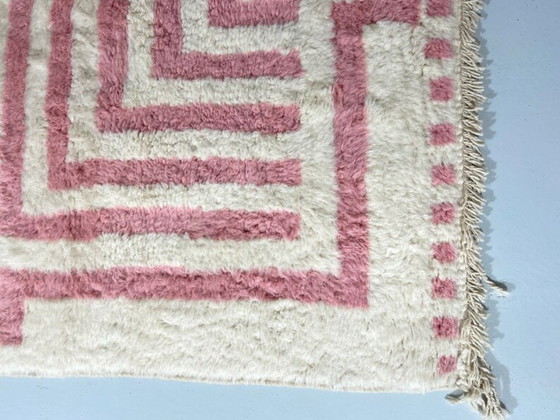 Image 1 of Tappeto marocchino geometrico rosa: 300x200 cm, annodato a mano in lana Beni Ourain.
