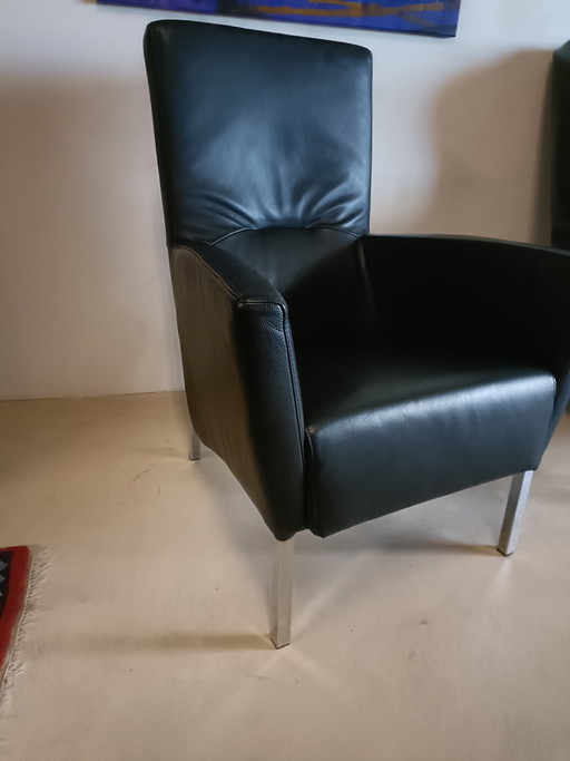 Poltrona in pelle nera