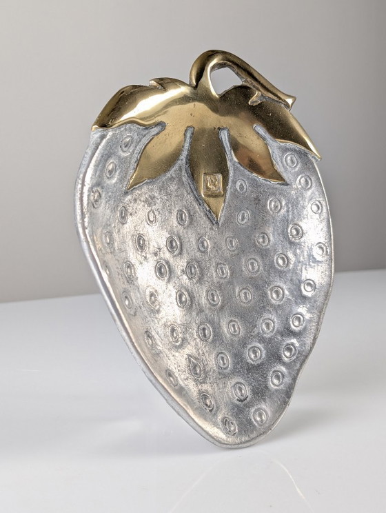 Image 1 of Aardbeienschaal van messing en aluminium van David Marshall, Spanje, jaren 70.