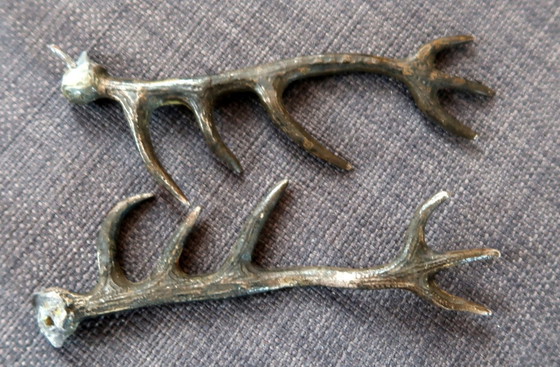 Image 1 of Antieke metalen hertenklok - Decoratief vintage uurwerk (2C07A)