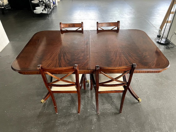 Image 1 of Table de salle à manger Mid Century avec quatre chaises