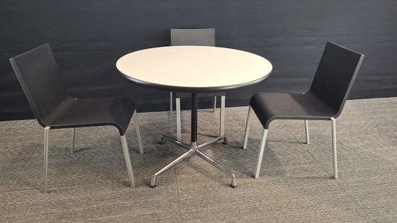 Vitra Eames Segmented Table Besprechungstisch – Plastic, Wood (photo 12 of 12)