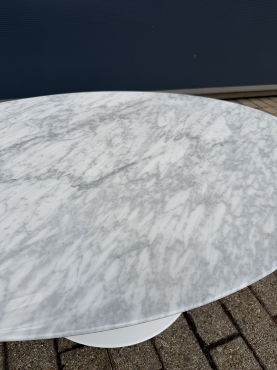 Image 1 of Originele Knoll Tulip Ovale Salontafel Eero Saarinen Statuarietto 107x70