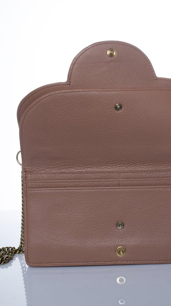 Image 1 of Borsa da sera Polina in pelle con bordo smerlato di See By Chloe.