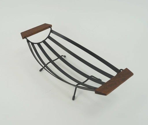 Vintage 1950er Obstkorb Schwarz Metall und Teakholz Griffe String Bertoia Ära